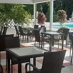 Hotel Ambasador Chojny