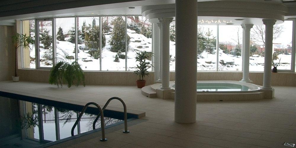 Hotel Ambasador Chojny