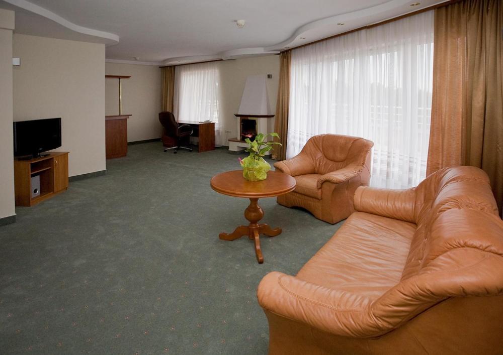 Hotel Hotel Ambasador Chojny 3*
